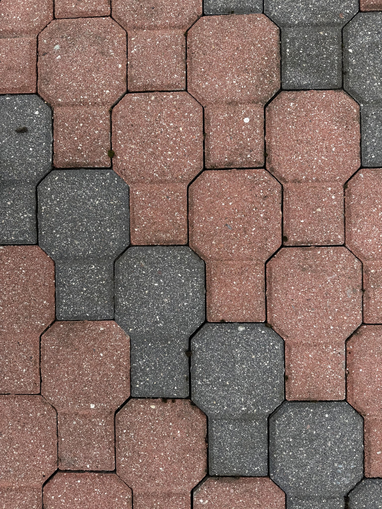 Kostka brukowa po myciu - czysta nawierzchnia